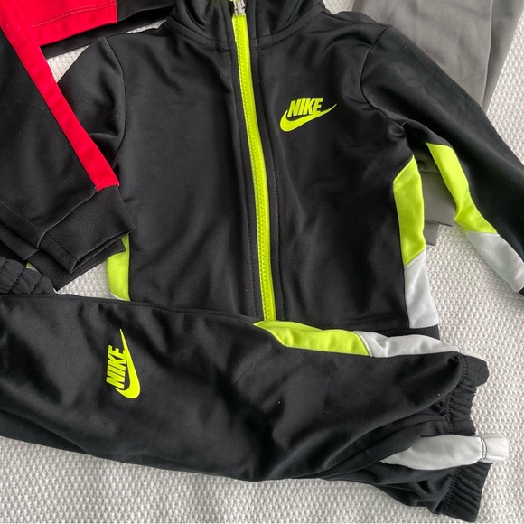 Nike Kids Tracksuit Sets - Picture 4 of 6